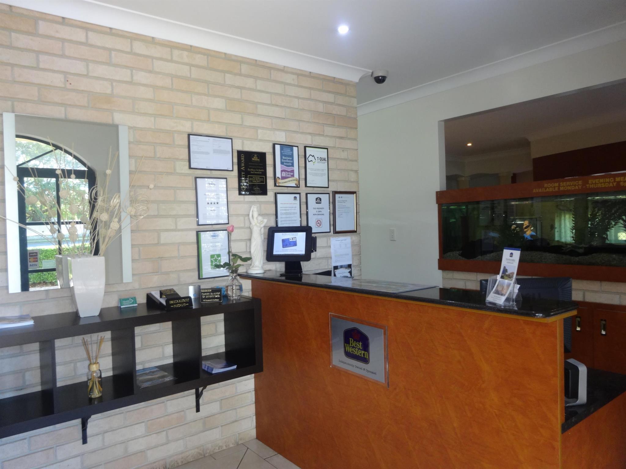 Best Western Tuscany On Tor Motor Inn Тувумба Экстерьер фото